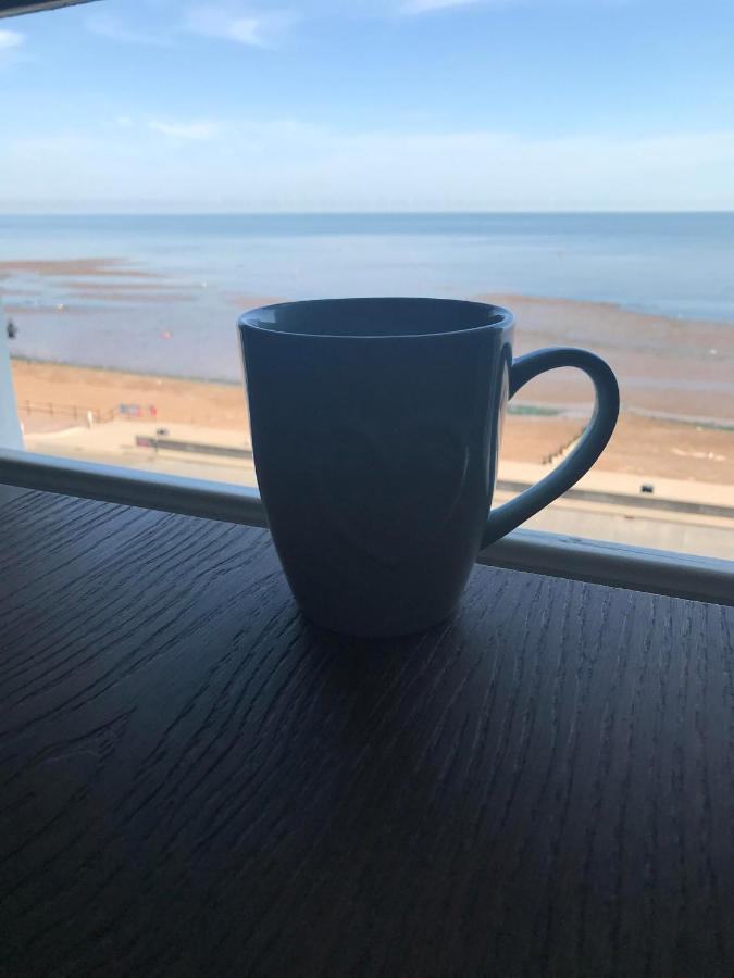 Beautiful Beachfront Retreat With A Stunning Sea View For The Ultimate Escape Away From The Busy World Below Херн Бей Екстериор снимка