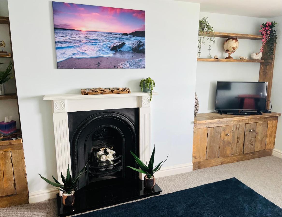 Beautiful Beachfront Retreat With A Stunning Sea View For The Ultimate Escape Away From The Busy World Below Херн Бей Екстериор снимка